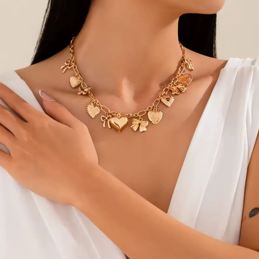 Maison Étoile Gold Heart Bow Necklace